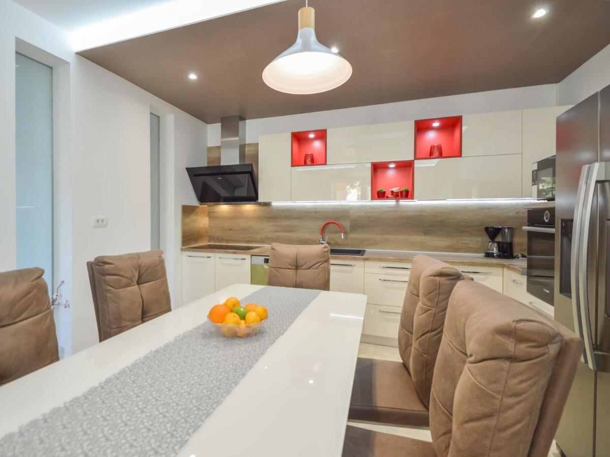 Apartment Mornar-5 By Interhome Trogir Exteriör bild