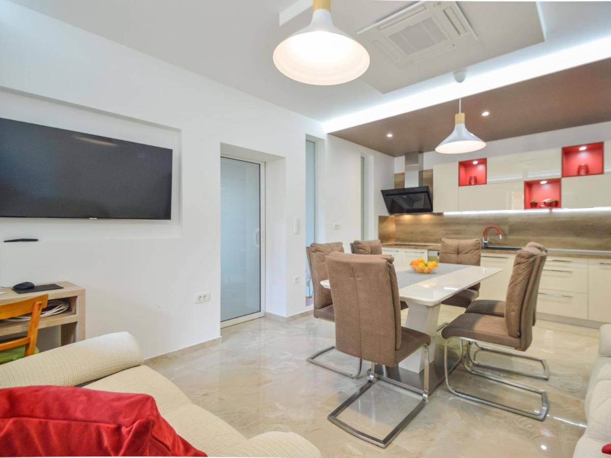 Apartment Mornar-5 By Interhome Trogir Exteriör bild