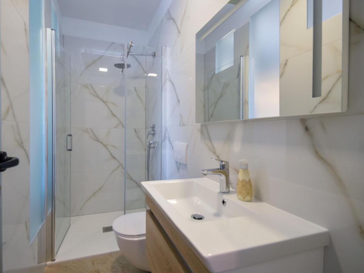 Apartment Mornar-5 By Interhome Trogir Exteriör bild
