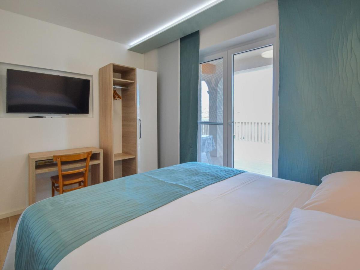 Apartment Mornar-5 By Interhome Trogir Exteriör bild